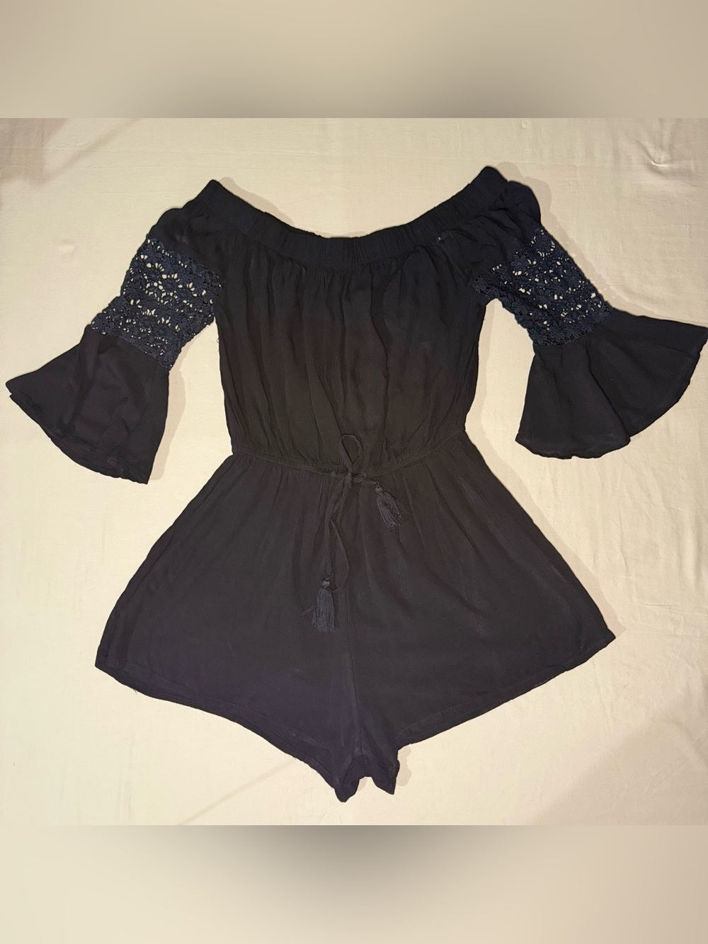 Blush Black Off-Shoulder Lace Sleeve Romper – Size M